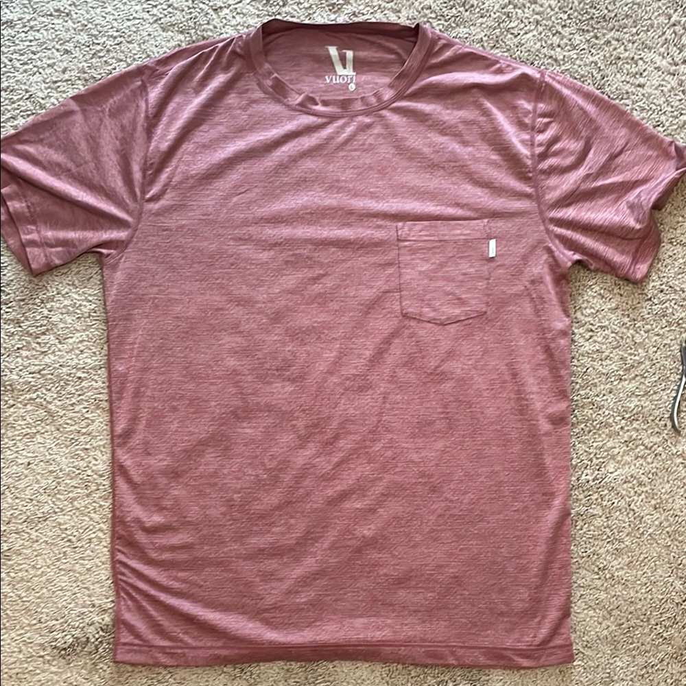Vuori Large Red Tradewind Shirt